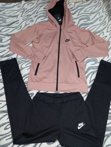 zimska jakna ljubicaste boje: Nike, Jednobojni