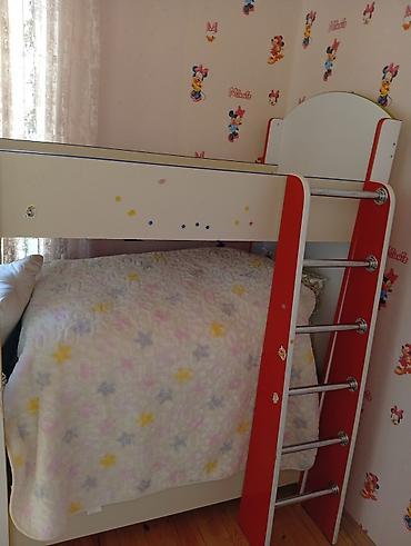 dekor sar: Uşaq üçün ikimərtəbəli çarpayı (yuxarı mərtəbə) – yanları qapalı — 5