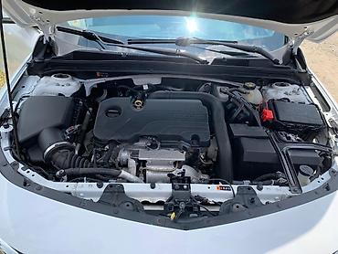 guzgu: Chevrolet Malibu sedan – ağ rəng Əsas xüsusiyyətlər: - Kuzov: 4 — 4