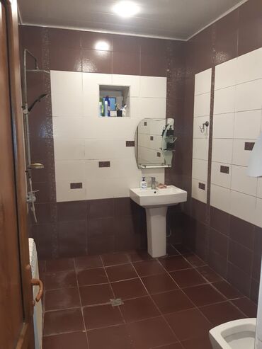 Həyət evləri və villaların satışı: Satılır: həyət evi - Plan: 1 mərtəbə, pilləkənli eyvan və giriş. - — 4