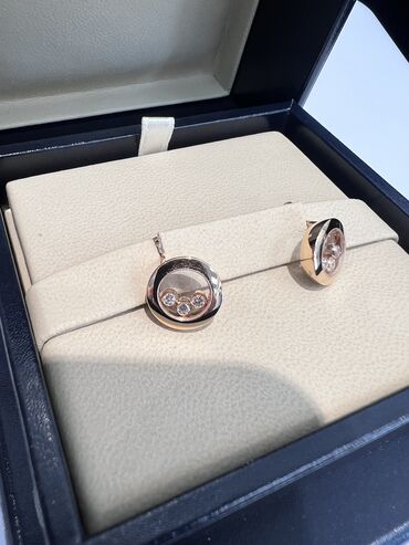длинное вечернее платье с рукавами: Продаю серьги Chopard. Новые,не ношеные. Все документы есть. Можно