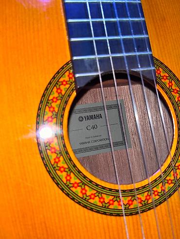 elektron gitara per page 40: Klassik gitara, Yamaha, İşlənmiş — 2
