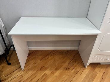 Masalar: Kompüter masası, Yeni