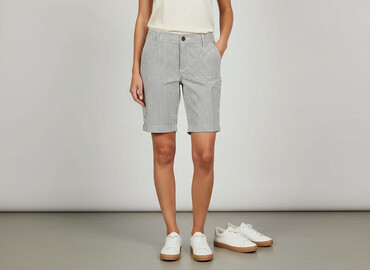 krótkie spodenki damskie na rower: Shorts for women, size L