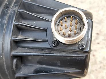 Elektromotori: Servo motor MAC 093C, sa enkoderom i kocnicom Precnik osovine je 24mm — 7