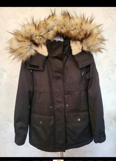 kurtka qadin ucun: Puxovik kurtka, Bershka, M (EU 38)