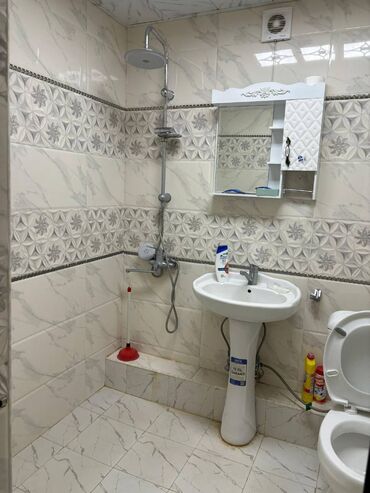 Uzunmüddətli kirayə mənzillər: Nərimanov rayonu, Gənclik metrosunun yanında, 5-mərtəbəli binanın 2-ci — 7