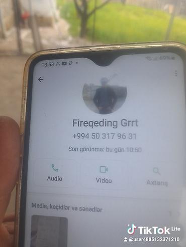 Motobloklar: Mavi rəngli MTZ tipli təkərli traktor. Texniki xüsusiyyətlər: - Dörd — 4