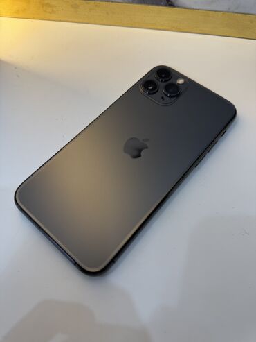 Apple iPhone: IPhone 11 Pro, Б/у, 64 ГБ, Jet Black, Зарядное устройство, Защитное стекло, Чехол, 69 %