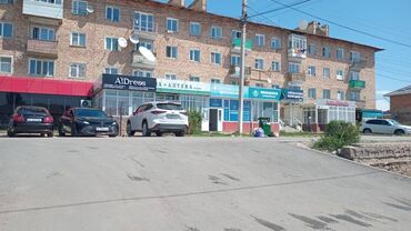 срочно продаю дом район кызыл аскер: 3 бөлмө, 80 кв. м, 105-серия, 3 кабат, Косметикалык ремонт
