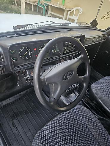 klassik maşınlar: VAZ 2104/2105 əsasında yükdaşıma pikapı – ağ rəngdə, üstü qapalı — 6