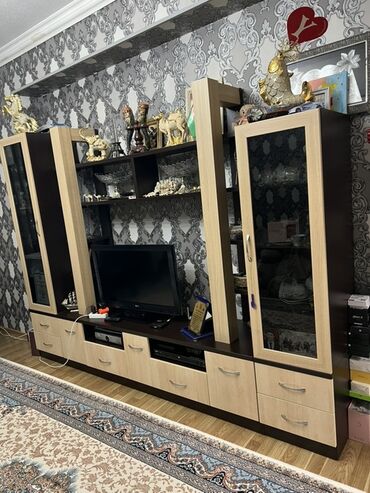 divar lampasi: ТВ подставка