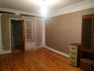 Uzunmüddətli kirayə mənzillər: Yeni guneslide lukoil zapravkanin yaninda 9 mertebenin 2ci — 4