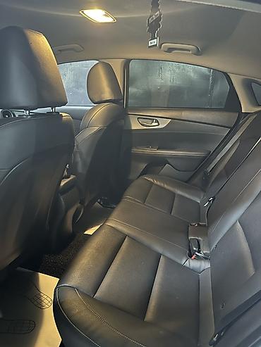 byd e3: Kia Cerato: 2019 г., 1.6 л, Автомат, Бензин, Седан — 5
