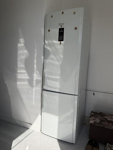 iphone 13 ekran: Hotpoint-Ariston iki qapılı soyuducu (alt kamerada dondurucu) - Rəng — 3
