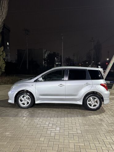 Toyota: Toyota ist: 2002 г., 1.5 л, Автомат, Бензин — 2