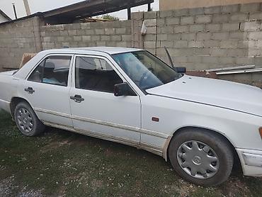 Mercedes-Benz W124: 1988 г., Седан