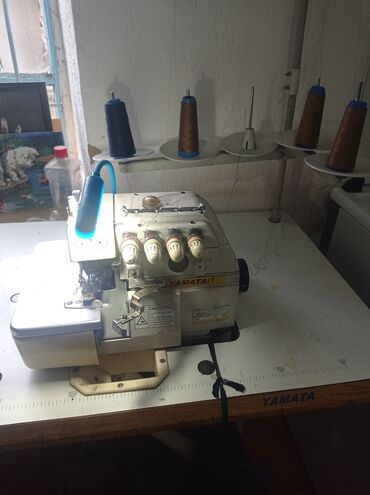 бытовые швейные машины: Швейная машина Yamata, Оверлок, Полуавтомат