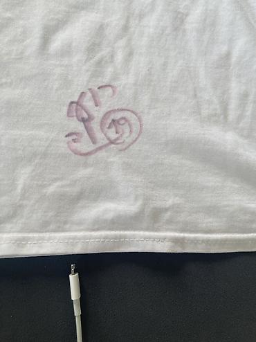 Uşaq dünyası: Ağ rəngli qısaqoll T‑shirt - Ön hissədə “Fast – Custom Artwork Free” — 3