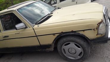 mercedes 123: Mercedes-Benz W123: 1979 г., 2.4 л, Механика, Дизель, Седан