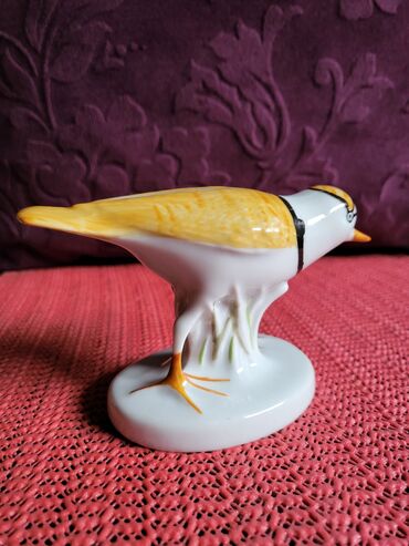 Ostali kućni dekor: Figura nova porcelanska 70te. Visina. 7cm. Duzina. 11,5cm — 9