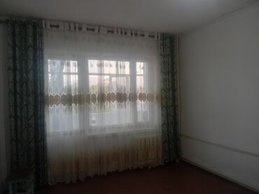 дордойдон квартира: Светлая 1‑комнатная квартира с отдельной кухней. - Просторная комната