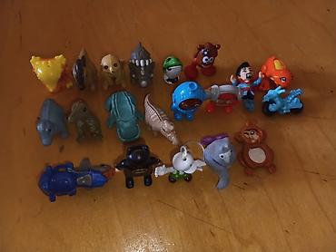 kinder batman: Uşaq üçün kiçik fiqurlar və oyuncaqlar dəsti. Xüsusiyyətlər: - — 2
