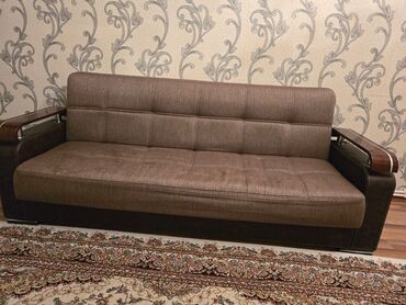 xırdalanda: Divan satılır 70 AZNe.Unvan Xırdalan (Sevaesmet)