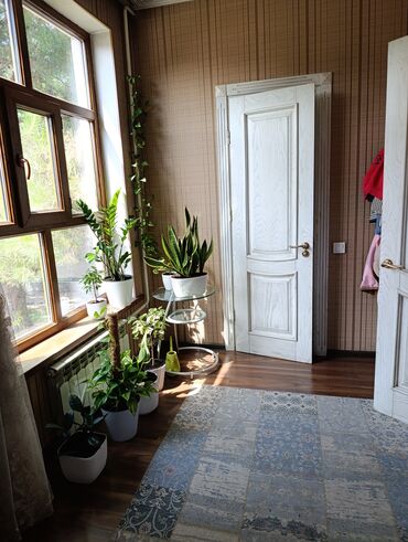 Продажа домов: Дом, 300 м², 6 комнат, Риэлтор — 3