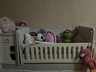 Beşiklər: Qız üçün, Yeni, Dördbucaq, Beşik, Dəstsiz, Matras ilə, Yellənmə mexanizmsiz — 4