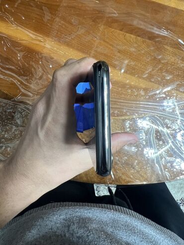 Apple iPhone: IPhone X, 64 ГБ, Чехол, 100 % — 8