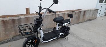 Мотоциклы и мопеды: Электронный скутер сатылат абалы жакшы жаны 4 акумлятор 35 40 км