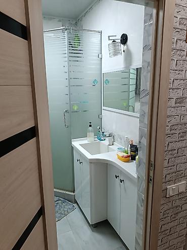 Продажа коттеджей и домов: Продаю дом в районе киркомстром. По номеру телефона доступен только — 16