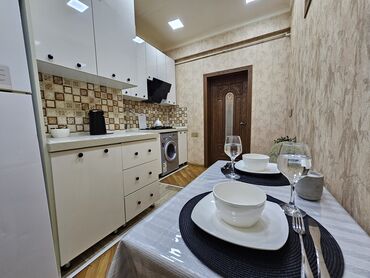 Günlük kirayə mənzillər: 3 otaqlı, Nəsimi r. r-nu — 23