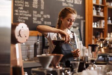 Tikinti ixtisasları: Barista tələb olunur, Aylıq ödəniş, 18-29 yaş, 1 ildən az təcrübə