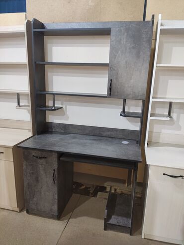 Парты: Новые столы компьютерные сом шкафчиком из российского материала длина — 2