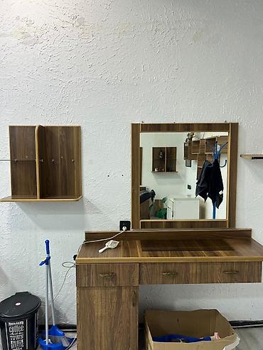 ayaqqabı dolabı ucuz: Salon ücün 4 dest mebel satilir. Uzunluq 1.40.En:40. Güzgü 90/90 Divar — 2