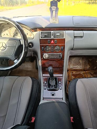 ли 9 авто: Mercedes-Benz E-Class: 1996 г., Механика, Бензин, Седан — 3
