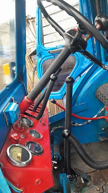 Traktorlar: Traktor “Veteran” – mavi/qırmızı rəng sxemi ilə tam komplekt qabaq — 6