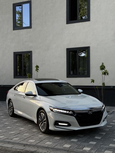 зарядка для муравей: Honda Accord: 2018 г., 2 л, Автомат, Гибрид, Седан