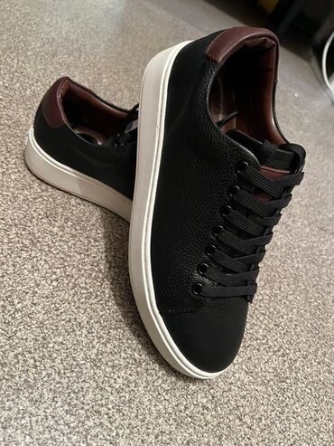 стильный кошелек: Мужские кроссовки Santoni - Модель: низкие кеды на шнуровке -