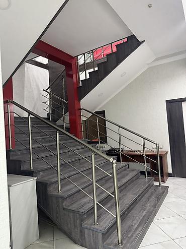 Аренда зданий: Сдается в аренду презентабельное офисное помещение по первой линии ( — 7