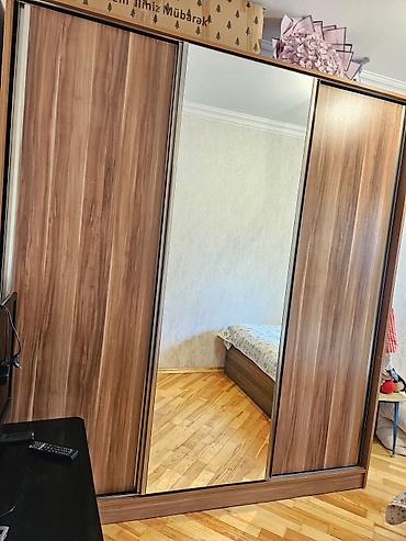 Sürgülü şkaf – 3 qapılı, güzgülü model - Material: ağac teksturalı