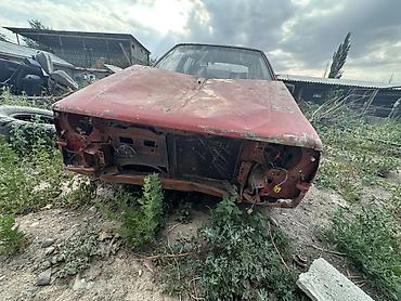 кызыл кия кыз: Nissan Март: 1992 г., Хетчбек — 3