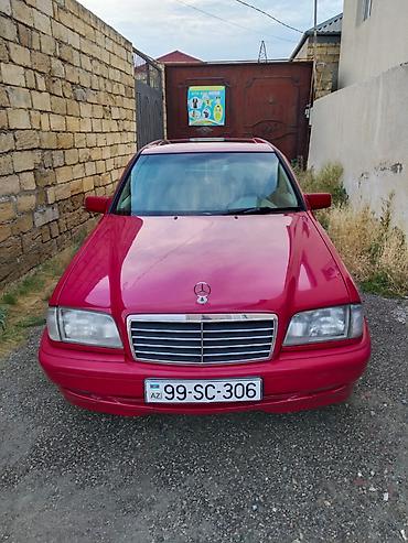 mercedes zaslonka: Mercedes-Benz C 200: 2 l | 1998 il Sedan — 2