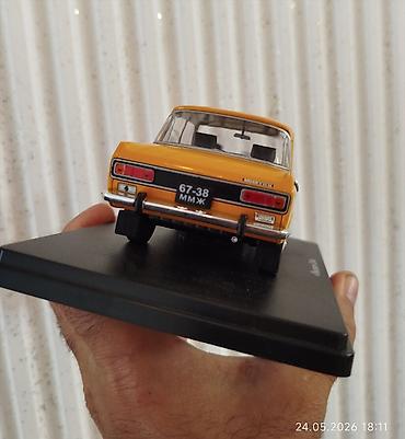 Moskviç: Maqnit altlıqlı kolleksiya modeli – Moskvich 2140 (Hachette 1:24) — 5