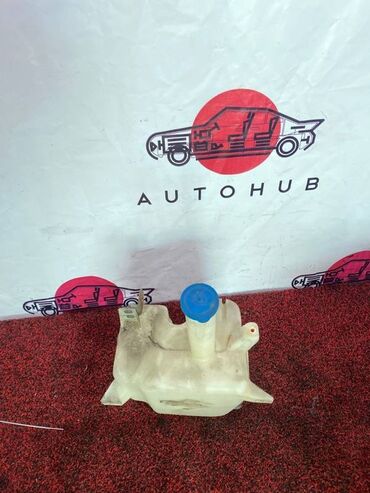 runx alex: Бачок Toyota 2002 г., Б/у, Оригинал, Япония