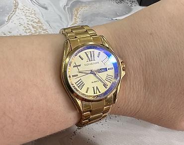 gun eynəyi: Qızılı rəngdə Michael Kors kvars qol saatı - Korpus və qolbaq: metal — 7