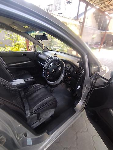 региональный: Honda Stream: 2004 г., 1.7 л, Бензин, Минивэн — 6
