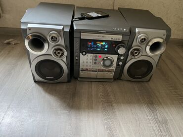 Mikrofonlar: Samsung komponent audio sistemi Cox yekedir sekilde balaca gorsenir